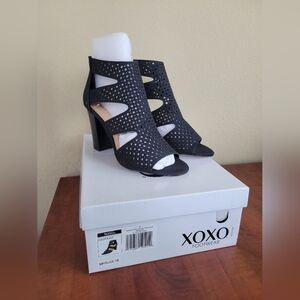 New XOXO Black Laser-Cut Open-Toe Block Heel Sandals Size 7